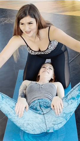 （视频）外国丰满翘臀少妇诱惑瑜伽[8V/0.5G]