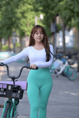 （视频）绿色紧身瑜伽裤肥臀美女[1.3G/MP4]