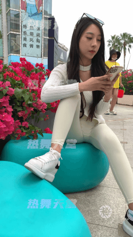 （视频）米白色紧身瑜伽翘臀美少妇-1.5G/MP4