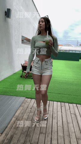 （视频）紧身热裤翘臀美少妇-1.5G/MP4