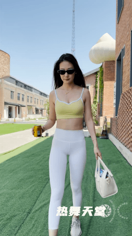 （视频）宅男最爱白色紧身瑜伽裤翘臀美女-1.8G/MP4