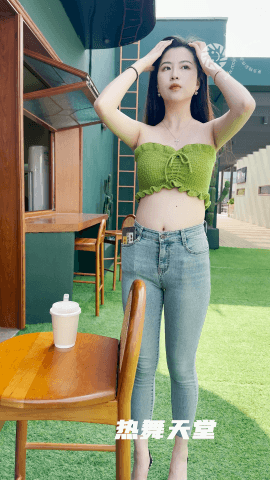 (视频)紧身牛仔裤翘臀长腿美女-1.4G/MP4